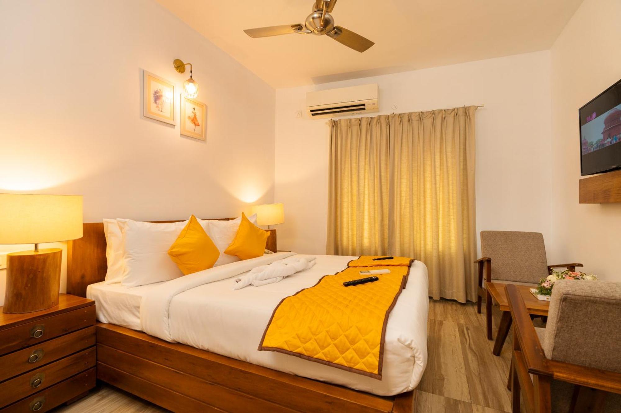 Solo Inn By Hawk Hospitality Kochi Exterior foto