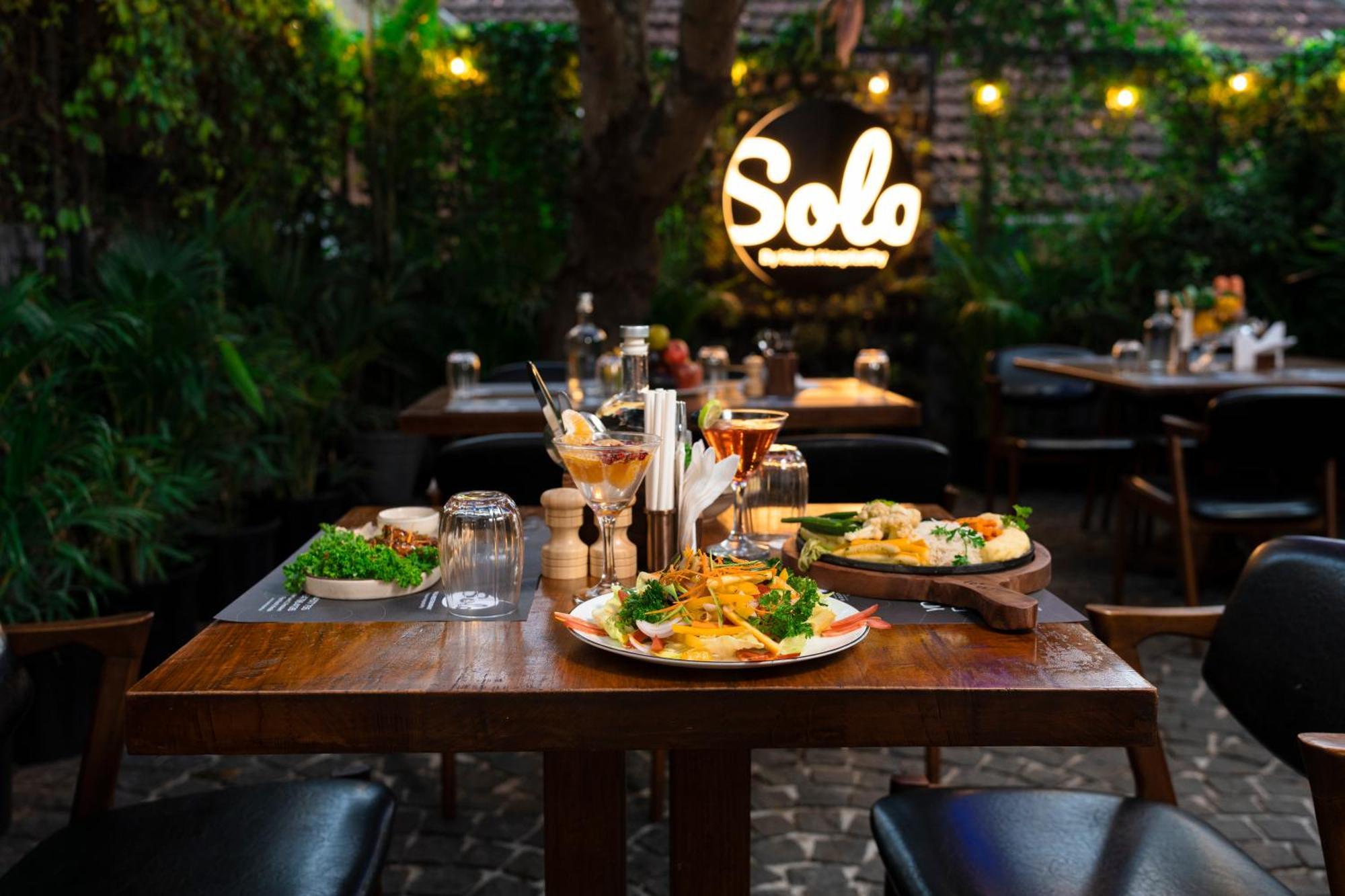 Solo Inn By Hawk Hospitality Kochi Exterior foto