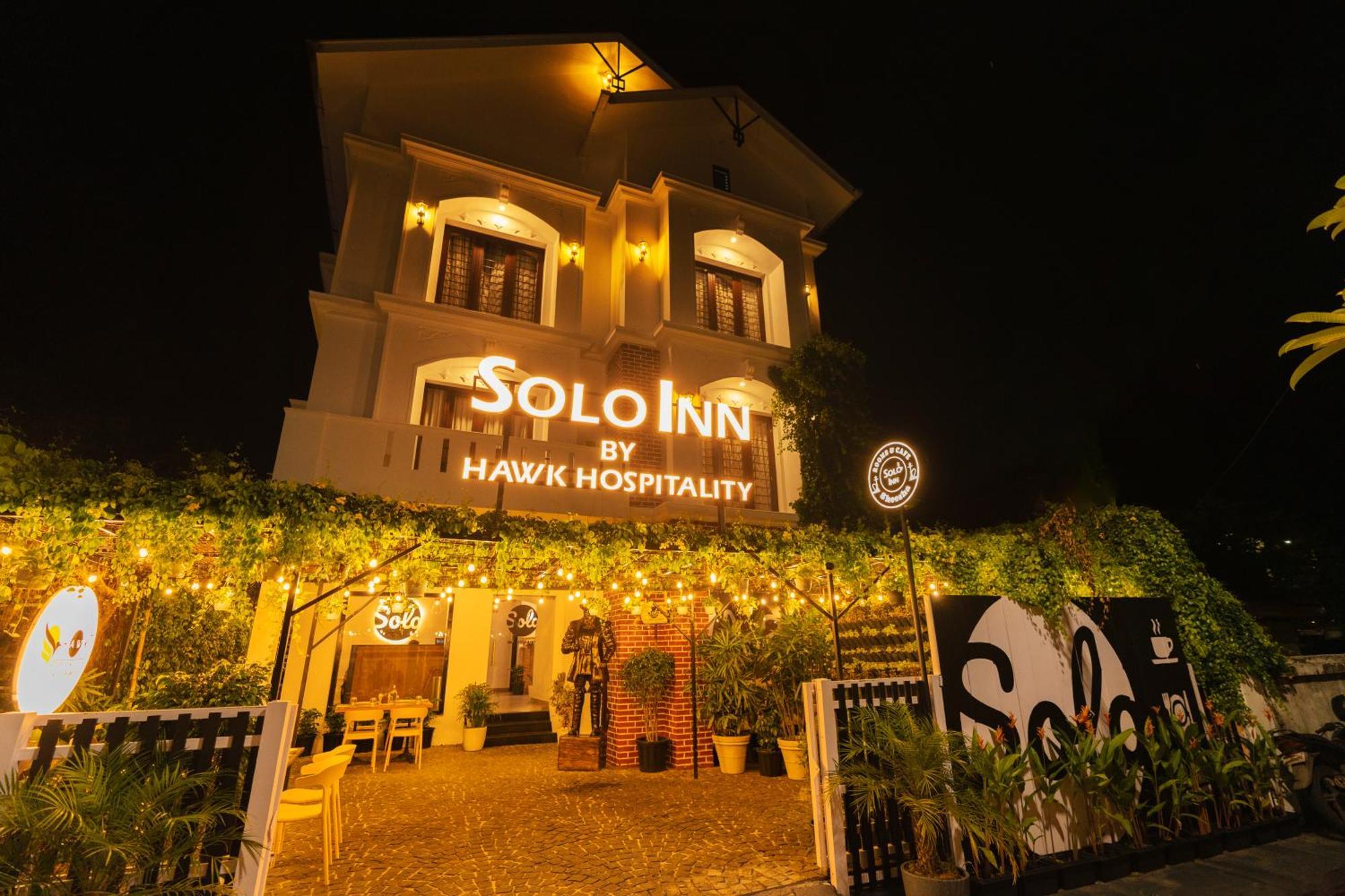 Solo Inn By Hawk Hospitality Kochi Exterior foto