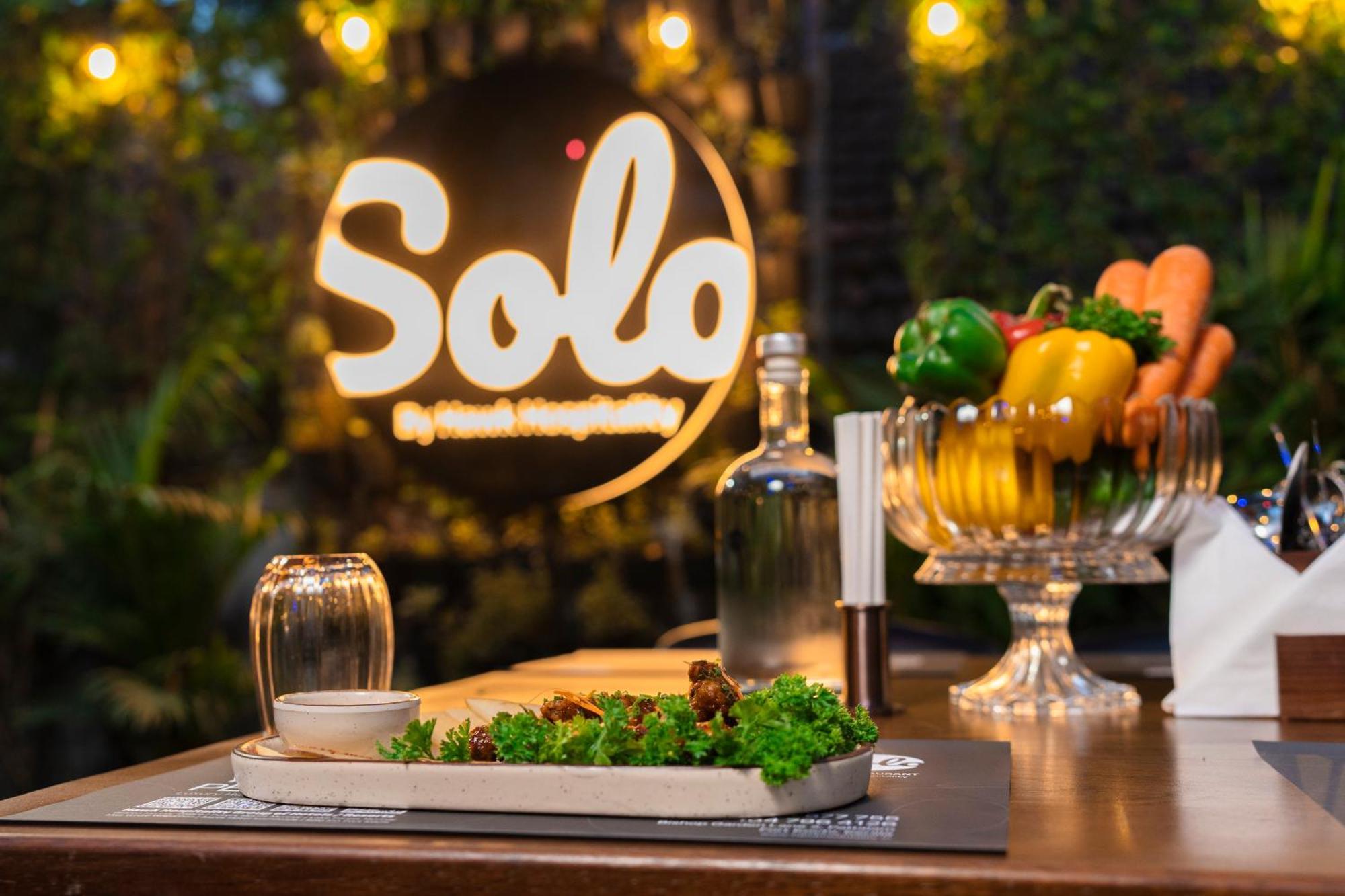 Solo Inn By Hawk Hospitality Kochi Exterior foto